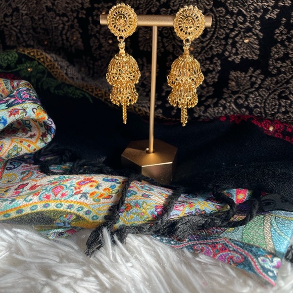 Golden Earrings - Picture 5 of 7